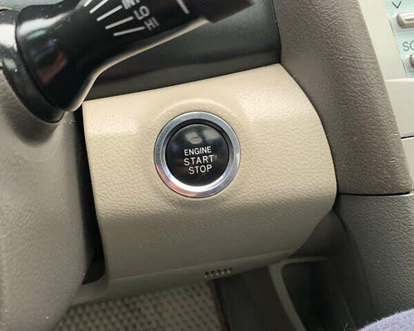 Черный Тойота Камри, объемом двигателя 3.5 л и пробегом 325 тыс. км за 7999 $, фото 49 на Automoto.ua