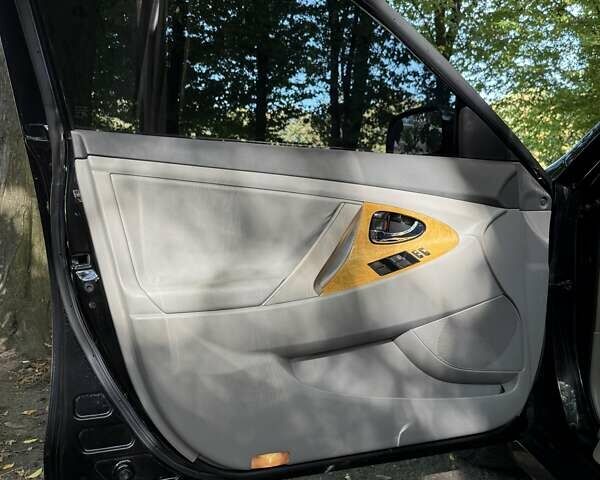 Тойота Камри 2006 в Хмельницком на Automoto.ua Черный Тойота Камри, объемом двигателя 2.36 л и пробегом 340 тыс. км за 8499 $, фото 37 на Automoto.ua