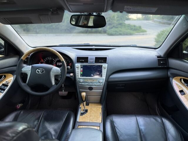 Черный Тойота Камри, объемом двигателя 3.5 л и пробегом 245 тыс. км за 7500 $, фото 16 на Automoto.ua