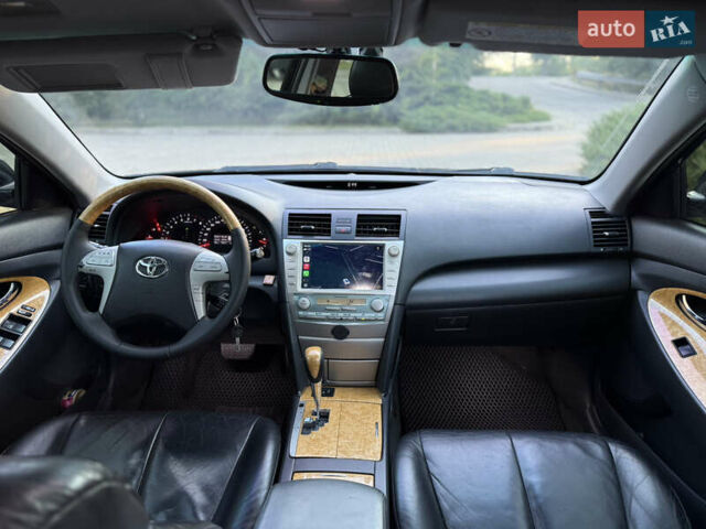 Черный Тойота Камри, объемом двигателя 3.5 л и пробегом 300 тыс. км за 7500 $, фото 16 на Automoto.ua