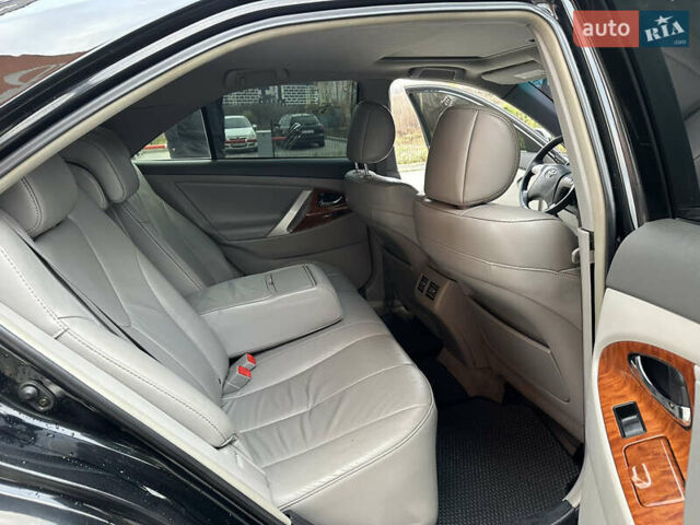 Черный Тойота Камри, объемом двигателя 3.5 л и пробегом 288 тыс. км за 8200 $, фото 12 на Automoto.ua