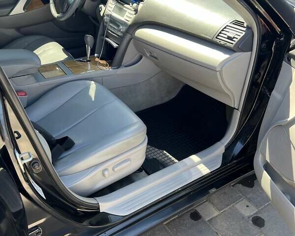Черный Тойота Камри, объемом двигателя 3.5 л и пробегом 272 тыс. км за 8500 $, фото 7 на Automoto.ua