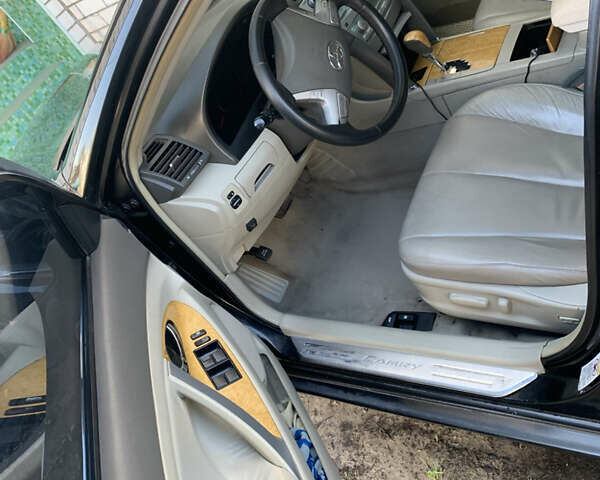 Черный Тойота Камри, объемом двигателя 3.5 л и пробегом 325 тыс. км за 7999 $, фото 58 на Automoto.ua