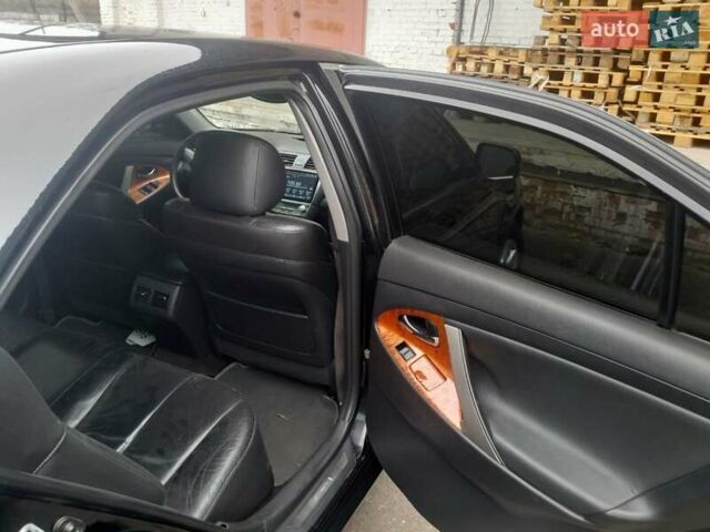 Черный Тойота Камри, объемом двигателя 3.46 л и пробегом 270 тыс. км за 8100 $, фото 10 на Automoto.ua