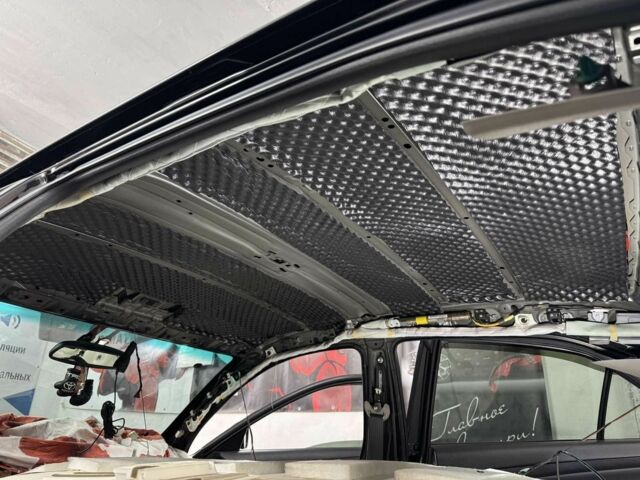 Черный Тойота Камри, объемом двигателя 3.5 л и пробегом 300 тыс. км за 7500 $, фото 6 на Automoto.ua