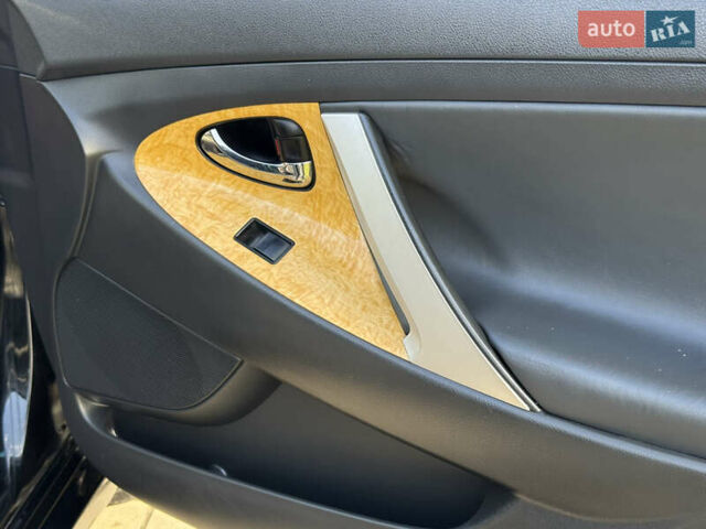 Черный Тойота Камри, объемом двигателя 2.36 л и пробегом 249 тыс. км за 8950 $, фото 9 на Automoto.ua