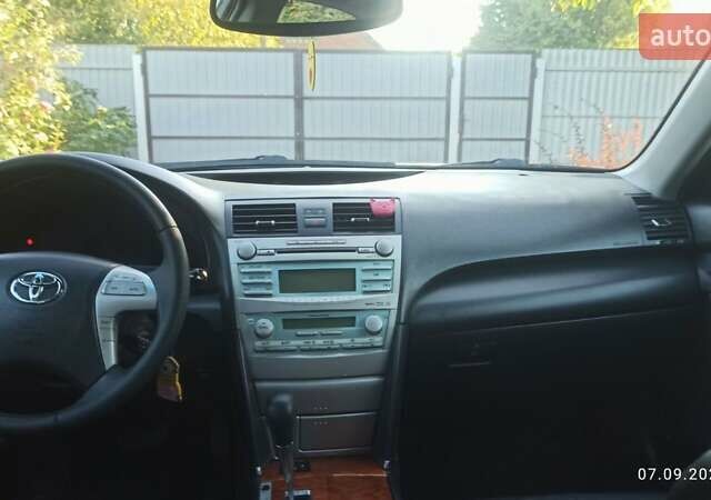 Чорний Тойота Камрі, об'ємом двигуна 2.36 л та пробігом 249 тис. км за 8150 $, фото 7 на Automoto.ua