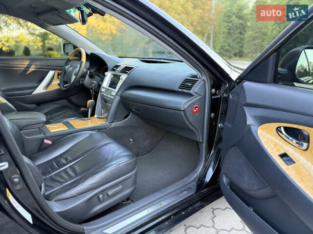 Черный Тойота Камри, объемом двигателя 3.5 л и пробегом 300 тыс. км за 7500 $, фото 14 на Automoto.ua