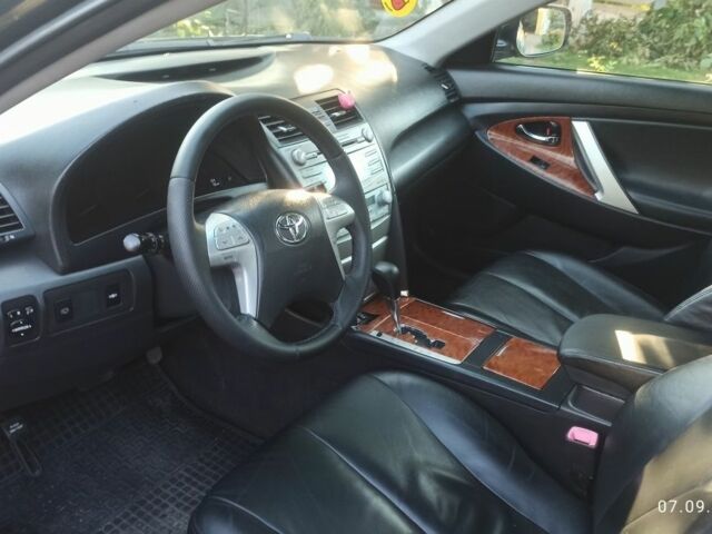 Черный Тойота Камри, объемом двигателя 2.4 л и пробегом 236 тыс. км за 7800 $, фото 18 на Automoto.ua