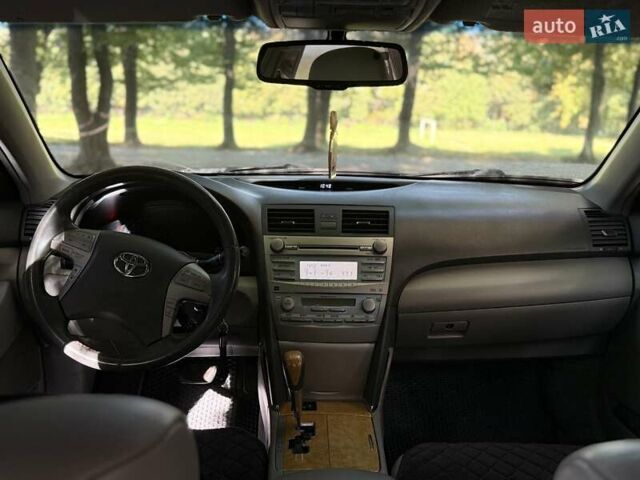 Тойота Камри 2006 в Хмельницком на Automoto.ua Черный Тойота Камри, объемом двигателя 2.36 л и пробегом 340 тыс. км за 8499 $, фото 34 на Automoto.ua