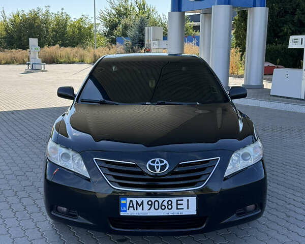Черный Тойота Камри, объемом двигателя 3.46 л и пробегом 325 тыс. км за 7150 $, фото 1 на Automoto.ua