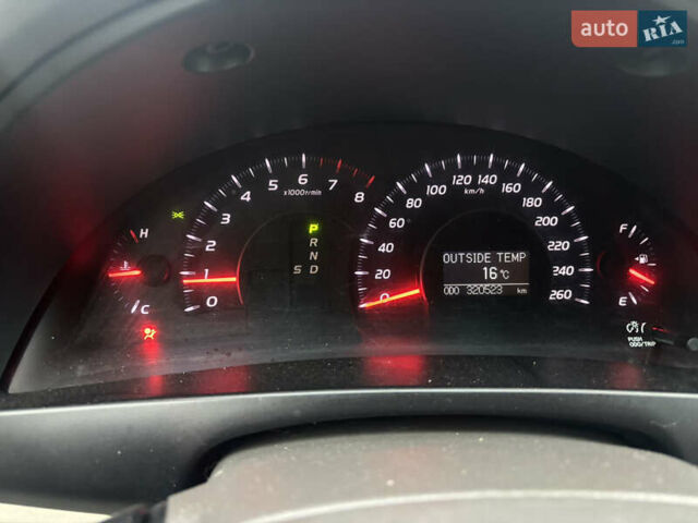 Черный Тойота Камри, объемом двигателя 3.46 л и пробегом 320 тыс. км за 6900 $, фото 2 на Automoto.ua