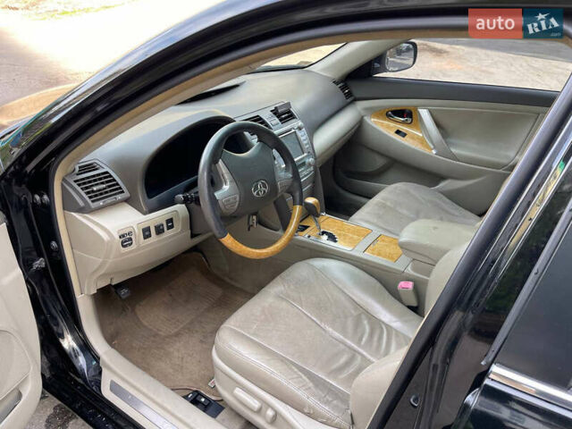 Черный Тойота Камри, объемом двигателя 3.5 л и пробегом 240 тыс. км за 8000 $, фото 5 на Automoto.ua