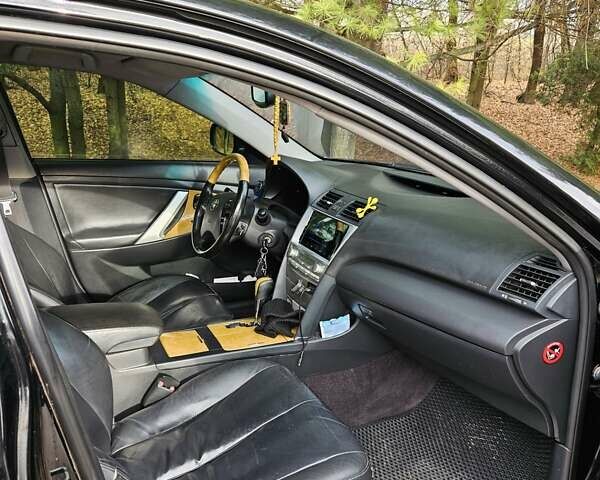 Чорний Тойота Камрі, об'ємом двигуна 2.36 л та пробігом 251 тис. км за 8900 $, фото 13 на Automoto.ua