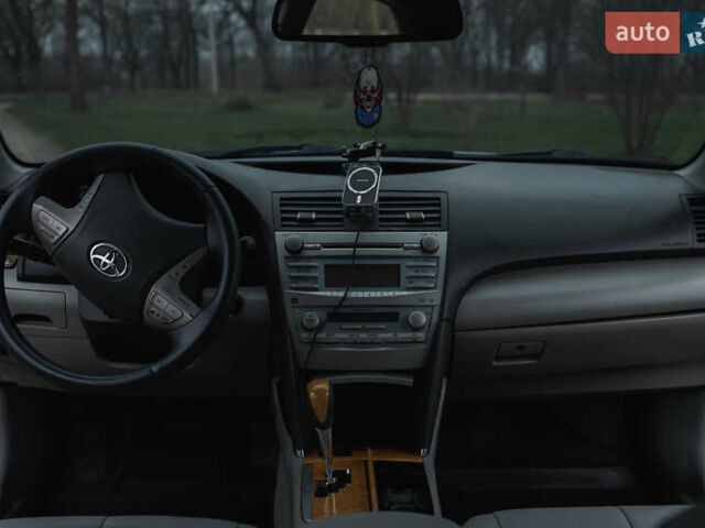 Черный Тойота Камри, объемом двигателя 3.46 л и пробегом 316 тыс. км за 9500 $, фото 58 на Automoto.ua