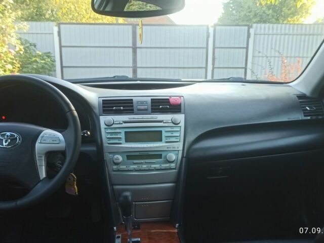 Черный Тойота Камри, объемом двигателя 2.4 л и пробегом 236 тыс. км за 7800 $, фото 15 на Automoto.ua