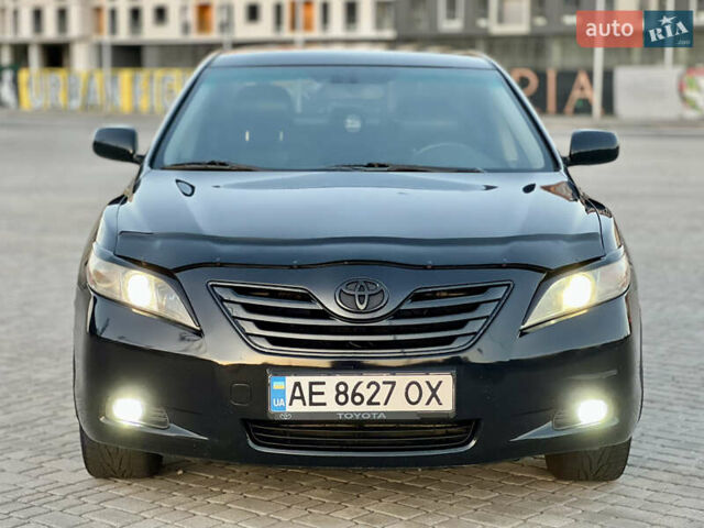 Черный Тойота Камри, объемом двигателя 2.4 л и пробегом 235 тыс. км за 7499 $, фото 3 на Automoto.ua