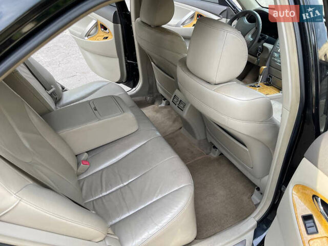 Черный Тойота Камри, объемом двигателя 3.5 л и пробегом 240 тыс. км за 8000 $, фото 8 на Automoto.ua