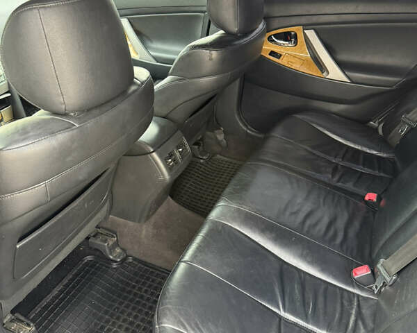 Чорний Тойота Камрі, об'ємом двигуна 3.46 л та пробігом 245 тис. км за 8699 $, фото 6 на Automoto.ua