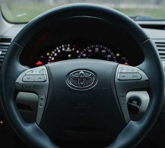 Черный Тойота Камри, объемом двигателя 3.46 л и пробегом 316 тыс. км за 9500 $, фото 6 на Automoto.ua