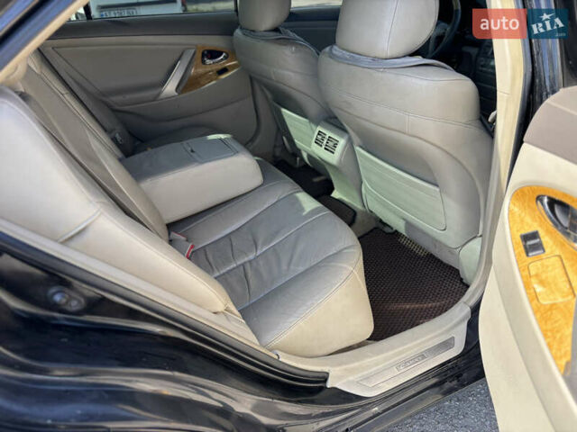 Черный Тойота Камри, объемом двигателя 3.46 л и пробегом 320 тыс. км за 6350 $, фото 10 на Automoto.ua