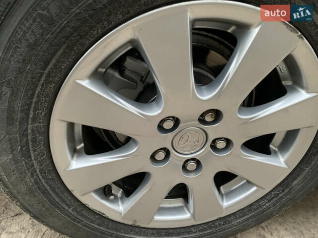 Черный Тойота Камри, объемом двигателя 3.5 л и пробегом 325 тыс. км за 7999 $, фото 27 на Automoto.ua