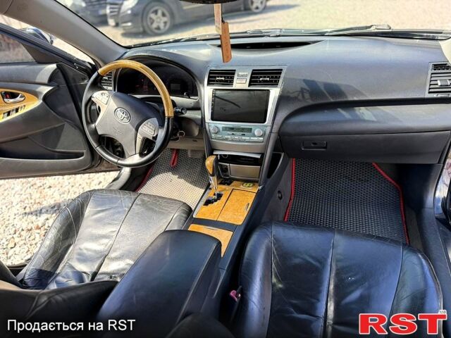 Черный Тойота Камри, объемом двигателя 3.5 л и пробегом 148 тыс. км за 9000 $, фото 6 на Automoto.ua