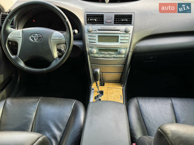 Черный Тойота Камри, объемом двигателя 2.36 л и пробегом 249 тыс. км за 8950 $, фото 10 на Automoto.ua