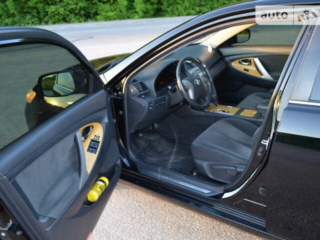 Черный Тойота Камри, объемом двигателя 2.36 л и пробегом 258 тыс. км за 9800 $, фото 11 на Automoto.ua
