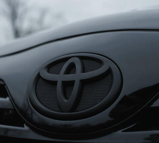 Черный Тойота Камри, объемом двигателя 3.46 л и пробегом 316 тыс. км за 9500 $, фото 2 на Automoto.ua