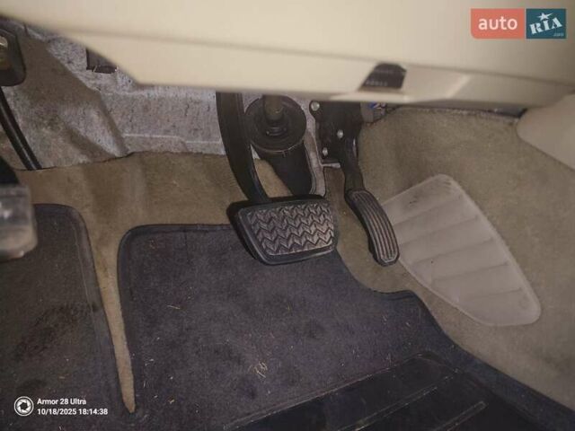 Черный Тойота Камри, объемом двигателя 2.36 л и пробегом 230 тыс. км за 10000 $, фото 26 на Automoto.ua