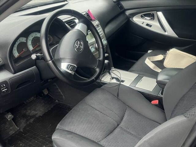 Черный Тойота Камри, объемом двигателя 2.4 л и пробегом 184 тыс. км за 8500 $, фото 7 на Automoto.ua