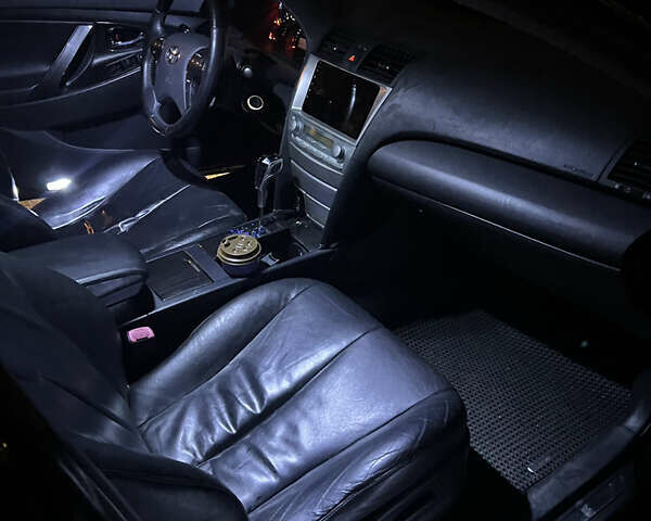 Черный Тойота Камри, объемом двигателя 3.5 л и пробегом 340 тыс. км за 8000 $, фото 8 на Automoto.ua