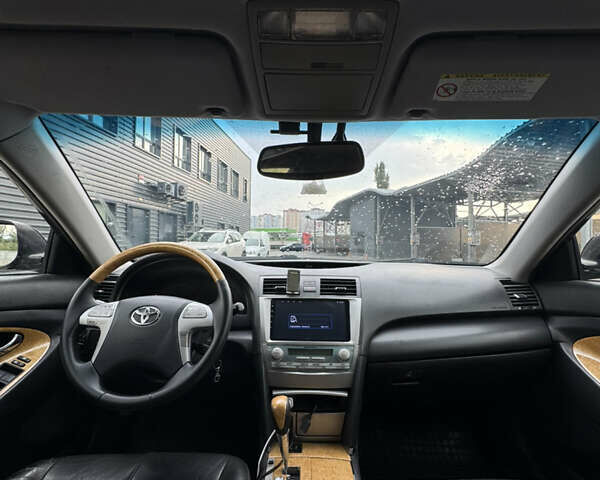 Чорний Тойота Камрі, об'ємом двигуна 3.46 л та пробігом 245 тис. км за 8699 $, фото 5 на Automoto.ua