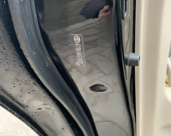 Черный Тойота Камри, объемом двигателя 3.5 л и пробегом 325 тыс. км за 7999 $, фото 6 на Automoto.ua