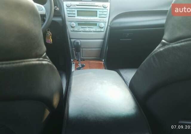 Чорний Тойота Камрі, об'ємом двигуна 2.36 л та пробігом 249 тис. км за 8150 $, фото 22 на Automoto.ua