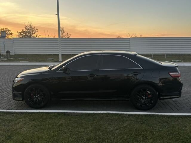 Чорний Тойота Камрі, об'ємом двигуна 2.4 л та пробігом 250 тис. км за 8700 $, фото 2 на Automoto.ua