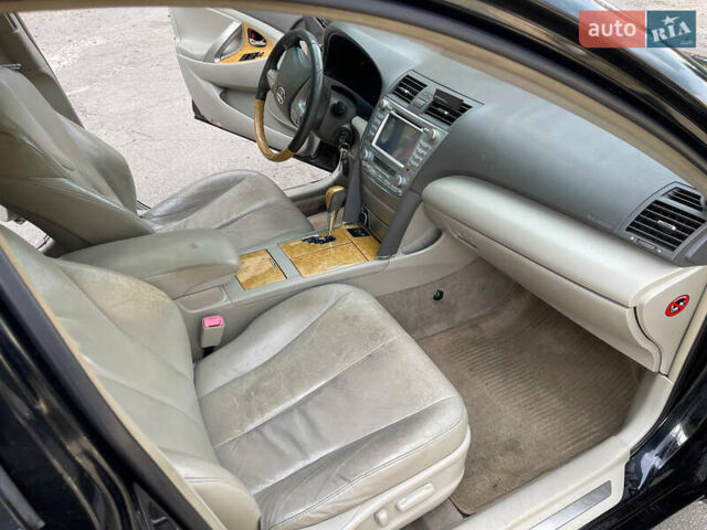 Черный Тойота Камри, объемом двигателя 3.5 л и пробегом 240 тыс. км за 8000 $, фото 7 на Automoto.ua