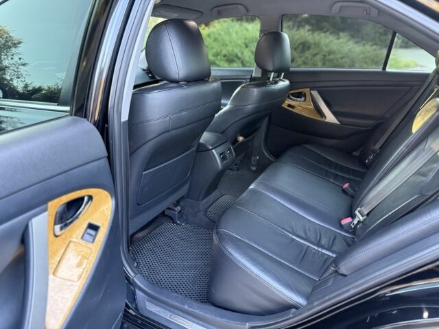 Черный Тойота Камри, объемом двигателя 3.5 л и пробегом 245 тыс. км за 7500 $, фото 13 на Automoto.ua