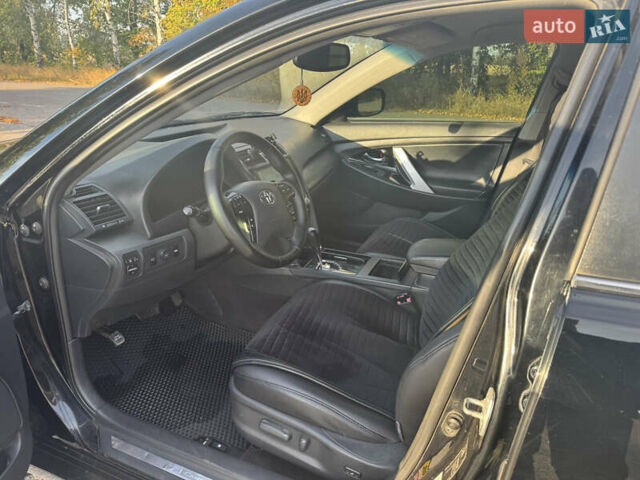 Черный Тойота Камри, объемом двигателя 3.46 л и пробегом 337 тыс. км за 9000 $, фото 8 на Automoto.ua