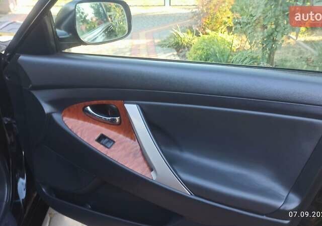 Чорний Тойота Камрі, об'ємом двигуна 2.36 л та пробігом 249 тис. км за 8150 $, фото 8 на Automoto.ua