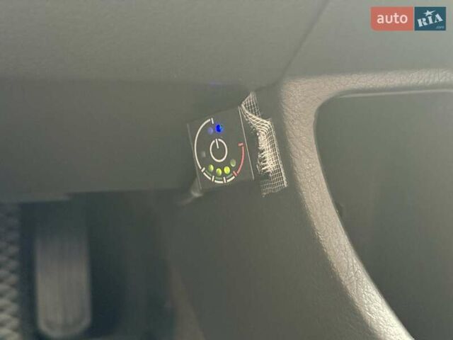 Чорний Тойота Камрі, об'ємом двигуна 3.5 л та пробігом 328 тис. км за 8600 $, фото 19 на Automoto.ua