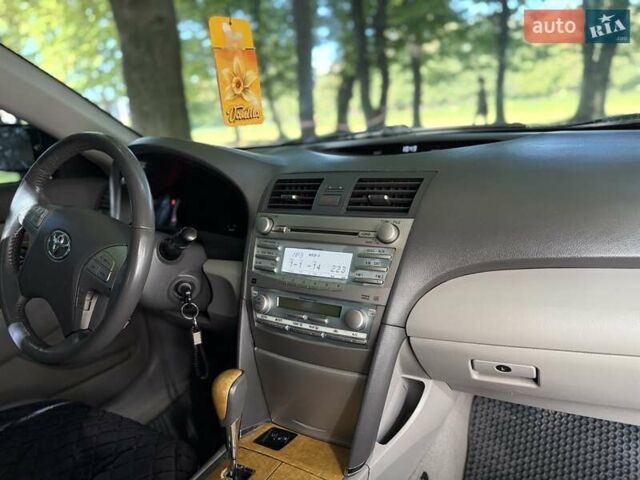 Тойота Камри 2006 в Хмельницком на Automoto.ua Черный Тойота Камри, объемом двигателя 2.36 л и пробегом 340 тыс. км за 8499 $, фото 25 на Automoto.ua