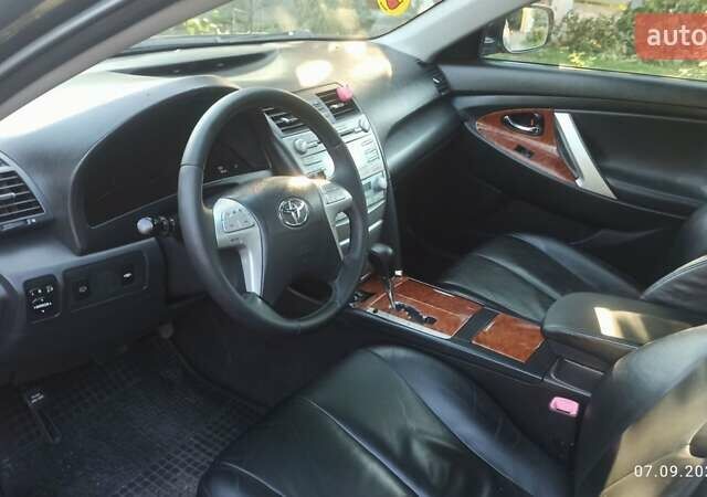 Чорний Тойота Камрі, об'ємом двигуна 2.36 л та пробігом 249 тис. км за 8150 $, фото 5 на Automoto.ua