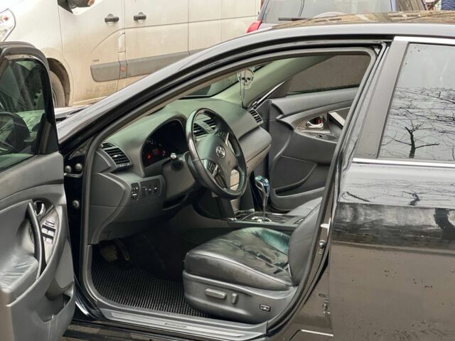 Черный Тойота Камри, объемом двигателя 3.5 л и пробегом 340 тыс. км за 8500 $, фото 4 на Automoto.ua