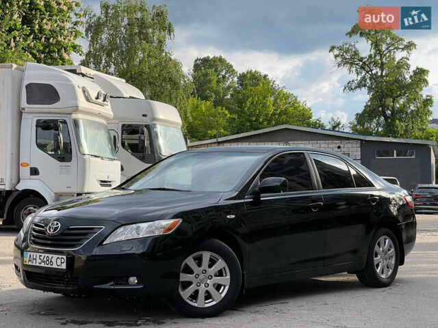 Черный Тойота Камри, объемом двигателя 3.5 л и пробегом 240 тыс. км за 8000 $, фото 1 на Automoto.ua
