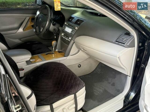 Тойота Камри 2006 в Хмельницком на Automoto.ua Черный Тойота Камри, объемом двигателя 2.36 л и пробегом 340 тыс. км за 8499 $, фото 28 на Automoto.ua