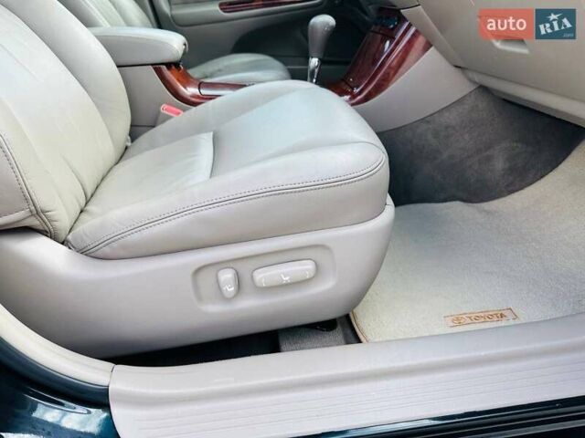 Черный Тойота Камри, объемом двигателя 3 л и пробегом 195 тыс. км за 6900 $, фото 15 на Automoto.ua