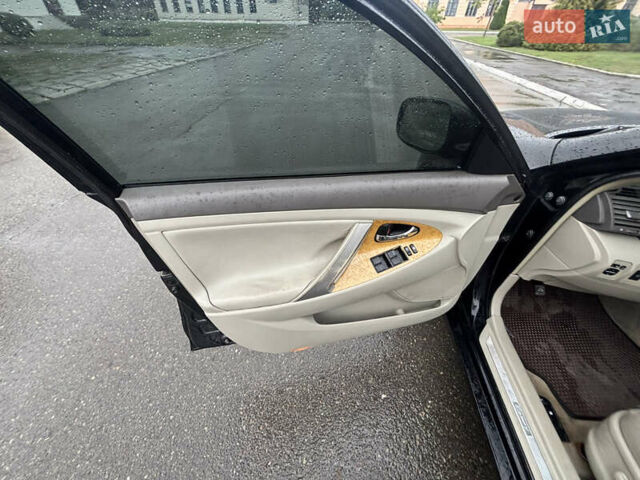 Черный Тойота Камри, объемом двигателя 3.46 л и пробегом 320 тыс. км за 6900 $, фото 4 на Automoto.ua