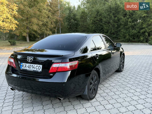 Черный Тойота Камри, объемом двигателя 3.5 л и пробегом 300 тыс. км за 7500 $, фото 6 на Automoto.ua
